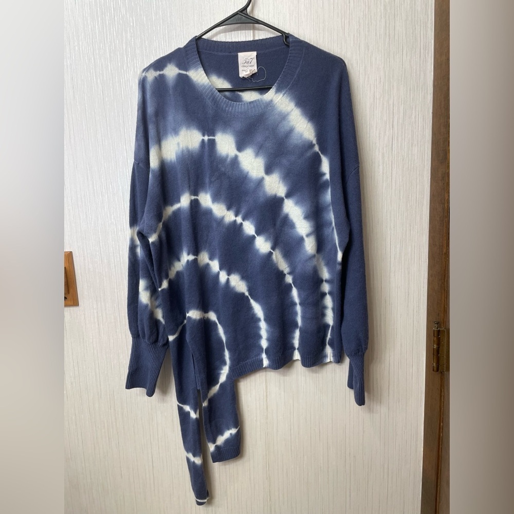Cinq‎ à Sept Navy and Cream Tie-Dye Asymmetrical Slouchy Sweater Size XL